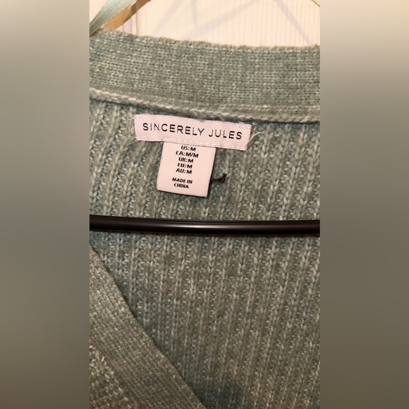 Cropped button up sweater/cardigan, sage green. - Picture 4 of 4